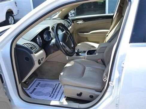 Used 2013 Chrysler 300 AWD w/ Driver Convenience Group image 11