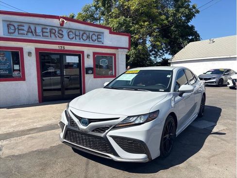Used 2022 Toyota Camry XSE FWD image 2