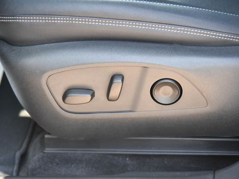 Used 2024 Chevrolet Blazer EV LT AWD/4WD image 16