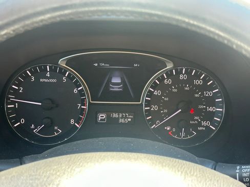 Used 2013 Nissan Pathfinder Platinum FWD image 5