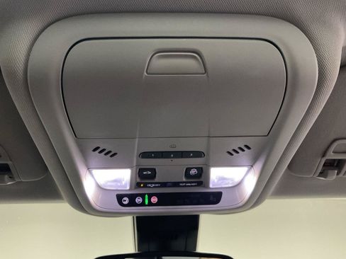 Used 2021 GMC Terrain SLT w/ Infotainment Package II FWD image 18