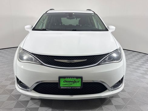 Used 2018 Chrysler Pacifica Touring-L image 6