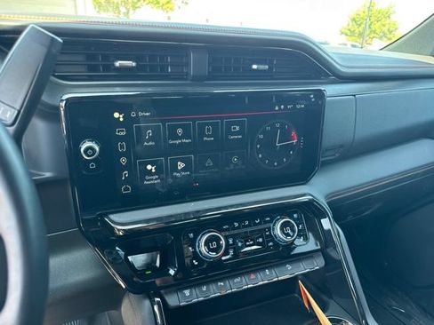Used 2024 GMC Sierra 2500 AT4 w/ AT4 Premium Plus Package AWD/4WD image 12