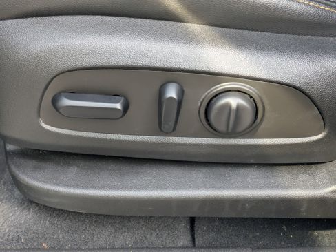 Used 2021 Chevrolet Equinox Premier image 22