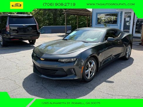 Used 2016 Chevrolet Camaro LT RWD image 1