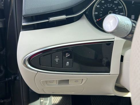 Used 2025 Genesis Electrified GV70 Advanced image 23