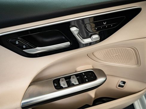 Certified 2025 Mercedes-Benz C 300 4MATIC Sedan image 24