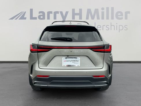 Used 2025 Lexus NX 250 FWD image 4