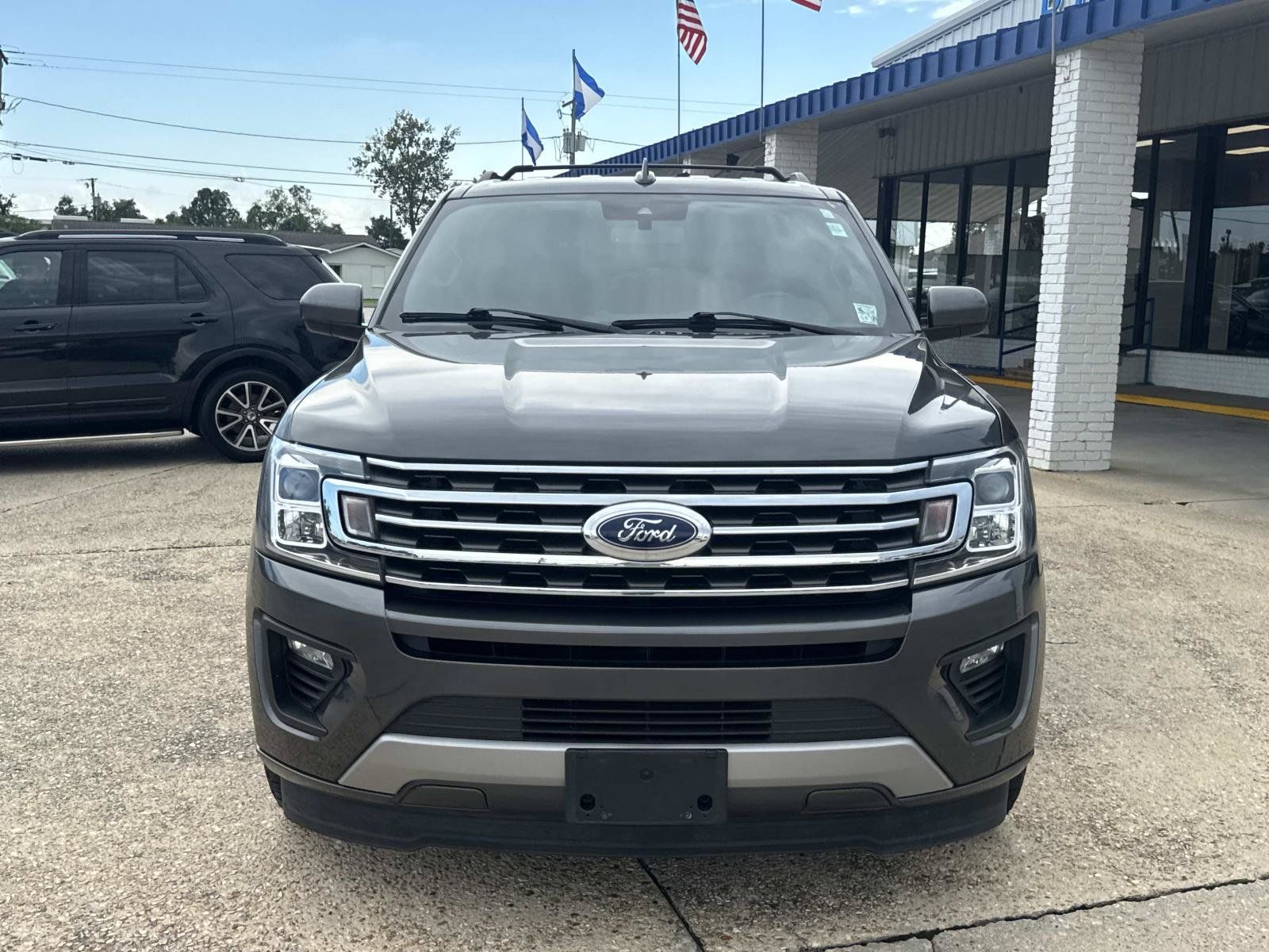 Used 2021 Ford Expedition Max XLT w/ Cargo Package RWD image 2