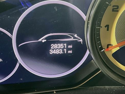 Used 2023 Porsche Cayenne AWD/4WD image 12