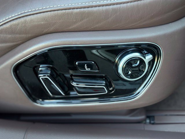 Used 2013 Audi S8 AWD/4WD image 18