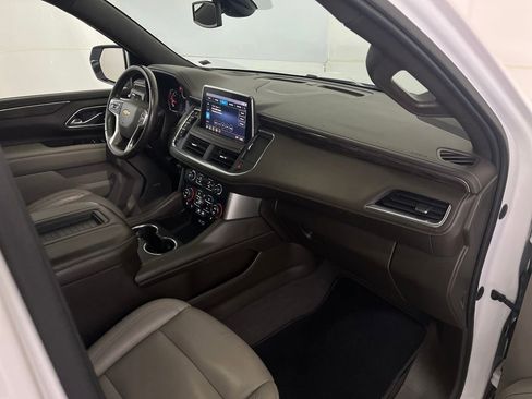 Used 2021 Chevrolet Suburban LT AWD/4WD image 22