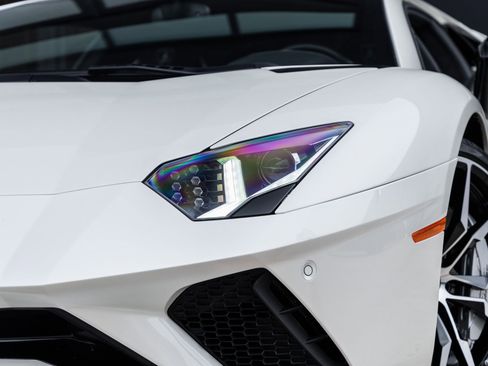 Used 2018 Lamborghini Aventador S image 15