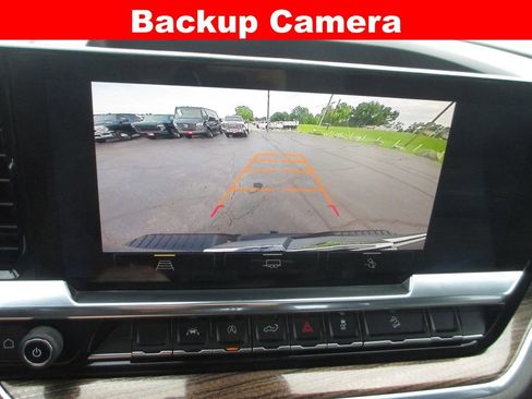 Used 2024 Chevrolet Silverado 1500 LT Trail Boss w/ Convenience Package II AWD/4WD image 17