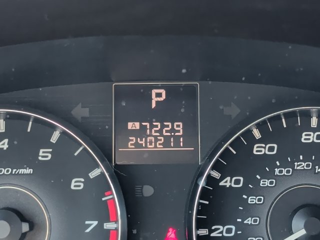 Used 2011 Subaru Outback 2.5i Limited AWD/4WD image 18