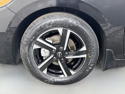 Used 2024 Nissan Sentra SV FWD image 38