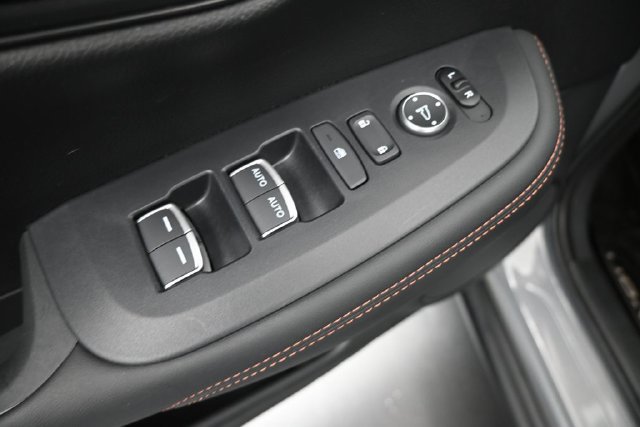 Used 2025 Honda HR-V Sport image 13