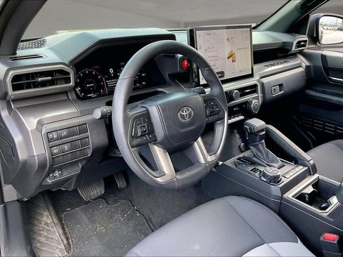 Used 2024 Toyota Tacoma TRD Off-Road AWD/4WD image 17