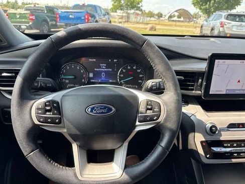 Used 2024 Ford Explorer XLT w/ Equipment Group 202A AWD/4WD image 23