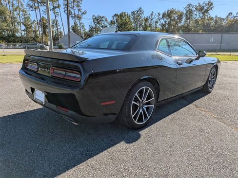 Used 2023 Dodge Challenger R/T image 4