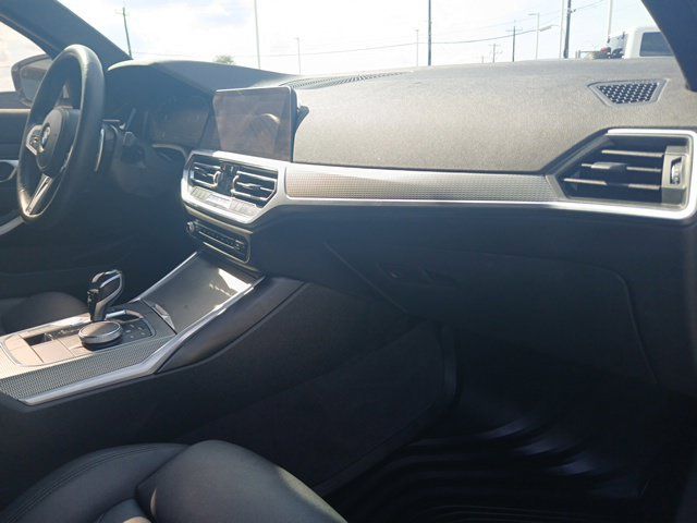 Used 2019 BMW 330i Sedan w/ M Sport Package RWD image 17