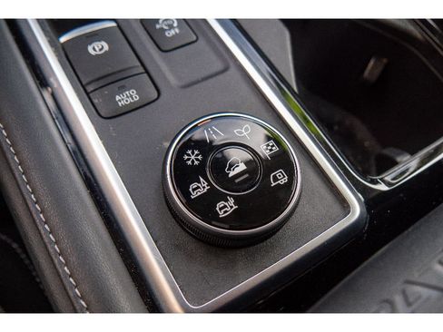Used 2023 Nissan Pathfinder SL w/ Black Appearance Package AWD/4WD image 25