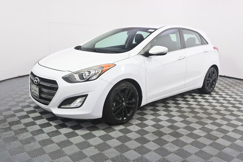 Used 2016 Hyundai Elantra GT w/ Option Group 02 FWD image 2