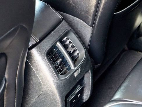 Used 2019 Jeep Cherokee Latitude Plus image 27