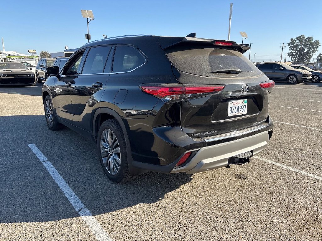Used 2022 Toyota Highlander Platinum AWD/4WD image 4
