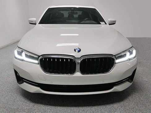 Used 2023 BMW 530i w/ Convenience Package RWD image 2