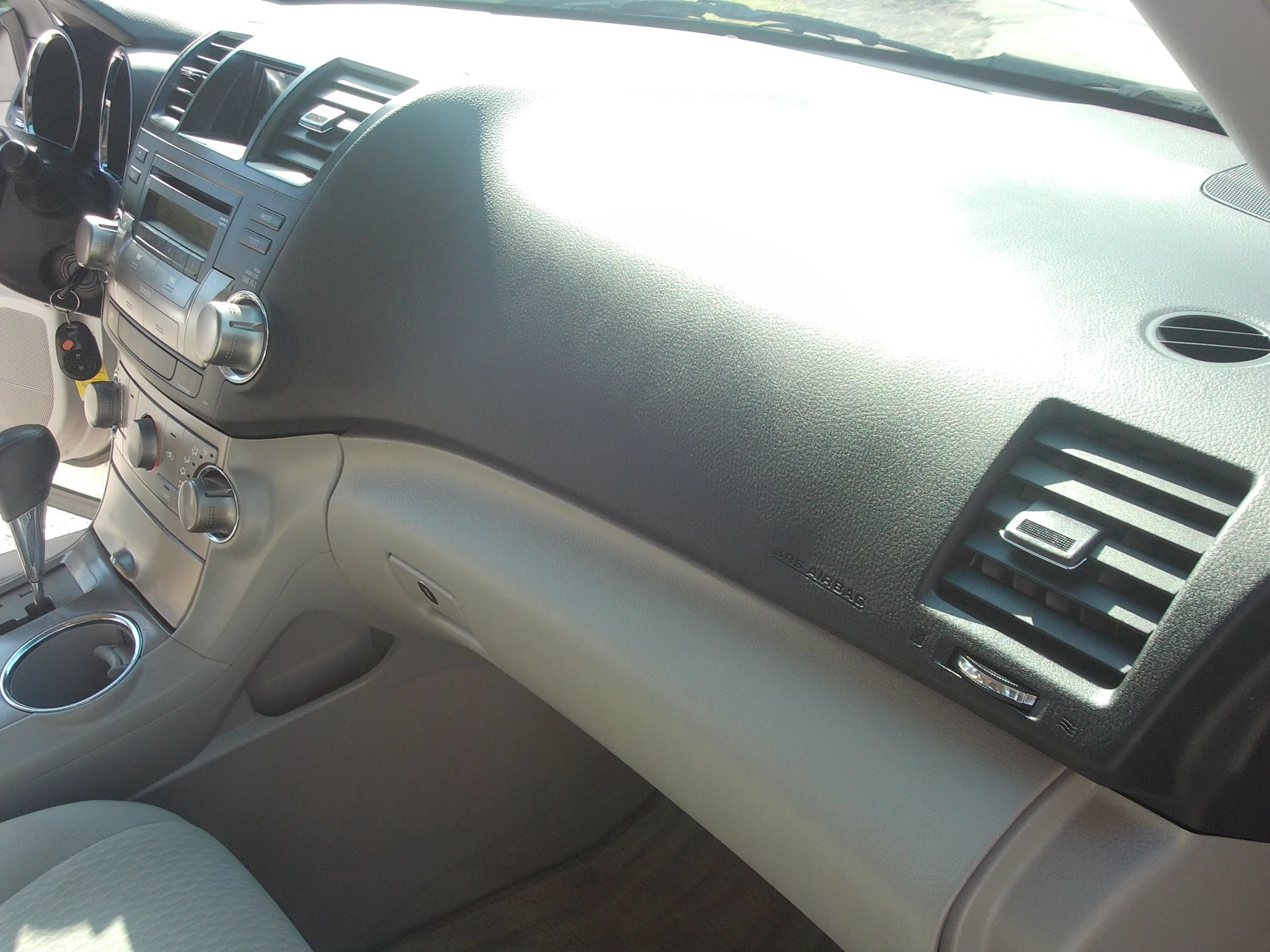 Used 2010 Toyota Highlander 2WD w/ 3rd Row Seat Pkg image 39