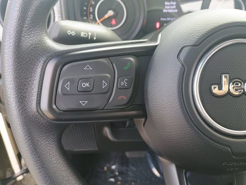 Used 2025 Jeep Wrangler Sport AWD/4WD image 19