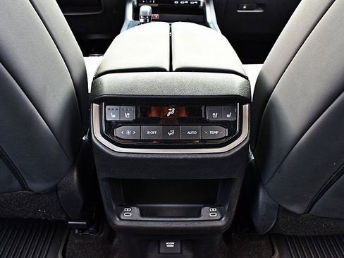 Used 2024 Lexus TX 500h AWD w/ Technology Package image 33