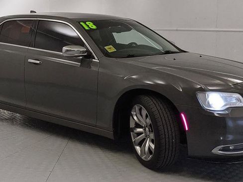 Used 2018 Chrysler 300 Limited image 1