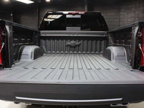 Used 2025 Chevrolet Silverado 1500 High Country w/ High Country Premium Package AWD/4WD image 13