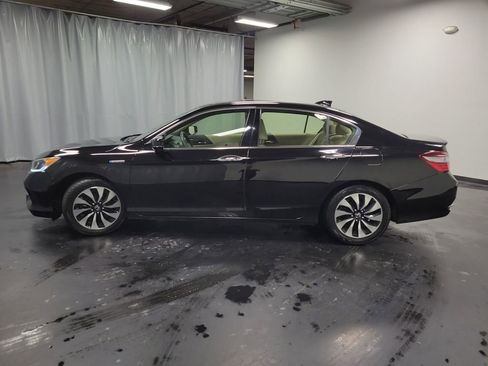Used 2017 Honda Accord EX-L image 5