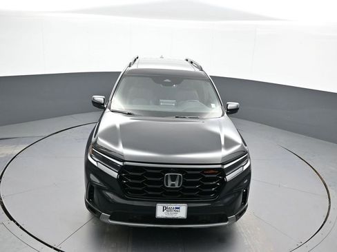 Certified 2023 Honda Pilot TrailSport image 37