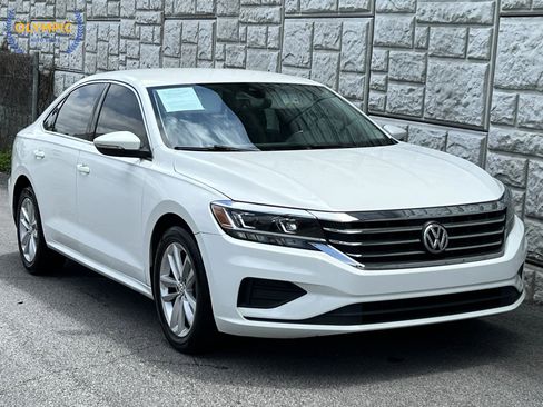 Used 2020 Volkswagen Passat 2.0T SE FWD image 3
