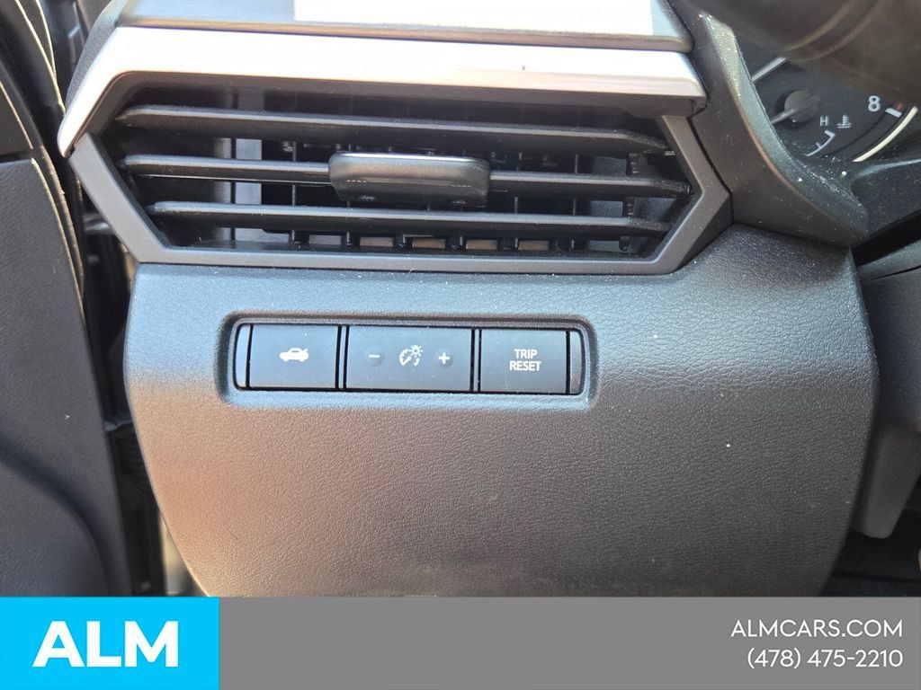 Used 2025 Nissan Altima 2.5 SV FWD image 26