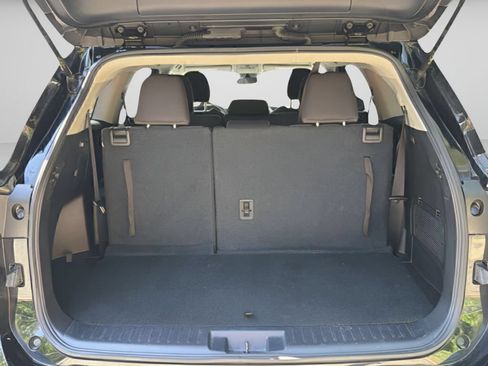 Used 2023 Toyota Highlander L FWD image 24
