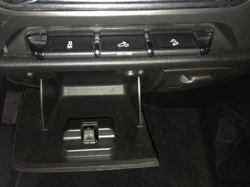 Used 2018 Chevrolet Silverado 1500 LT w/ All Star Edition image 21