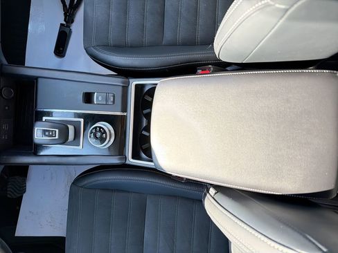 Used 2024 Mitsubishi Outlander SE image 33