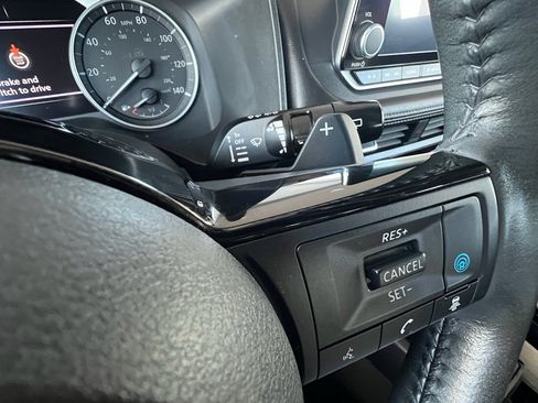 Used 2023 Nissan Rogue SV w/ SV Premium Package image 24