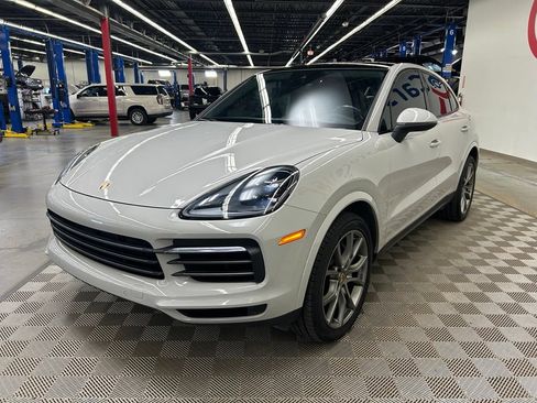 Used 2023 Porsche Cayenne Coupe AWD/4WD image 7