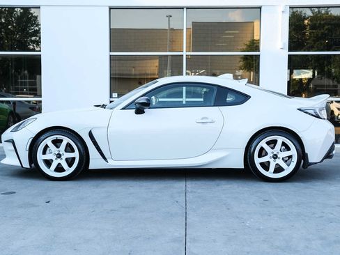 Used 2023 Toyota GR86 Premium RWD image 18