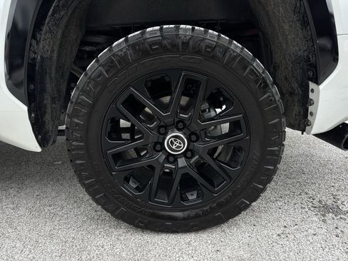 Used 2024 Toyota Tundra Platinum image 33