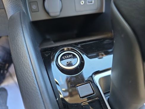 New 2025 Nissan Versa SV w/ Trunk Package FWD image 19