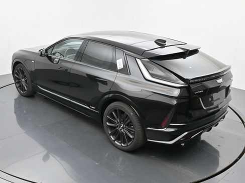 New 2026 Cadillac Lyriq V image 25