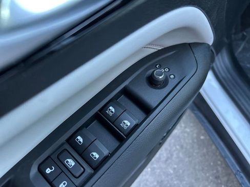 New 2026 Jeep Compass Limited w/ Sun, Sound & Navigation Group image 11