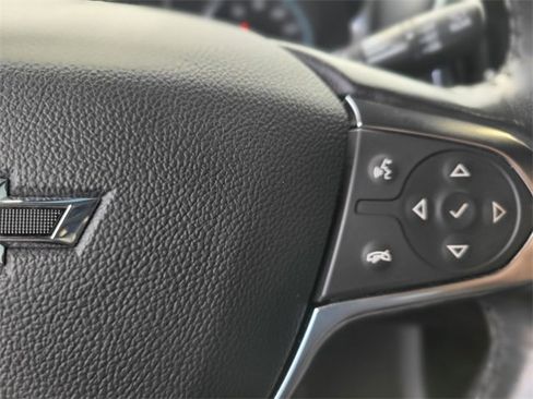 Used 2022 Chevrolet Traverse RS image 17